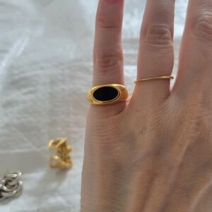 Aureum Collective Ophelia Oval Ring Seen On Bella Hadid NO OFFERS, Price As Is.